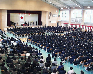 芦原中学校 新講堂第一回卒業式