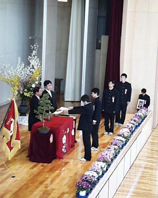芦原中学校　新講堂第一回卒業式