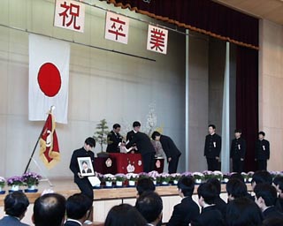 芦原中学校 新講堂第一回卒業式